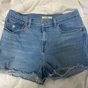 Levi’s High Rise Denim Shorts Size 31